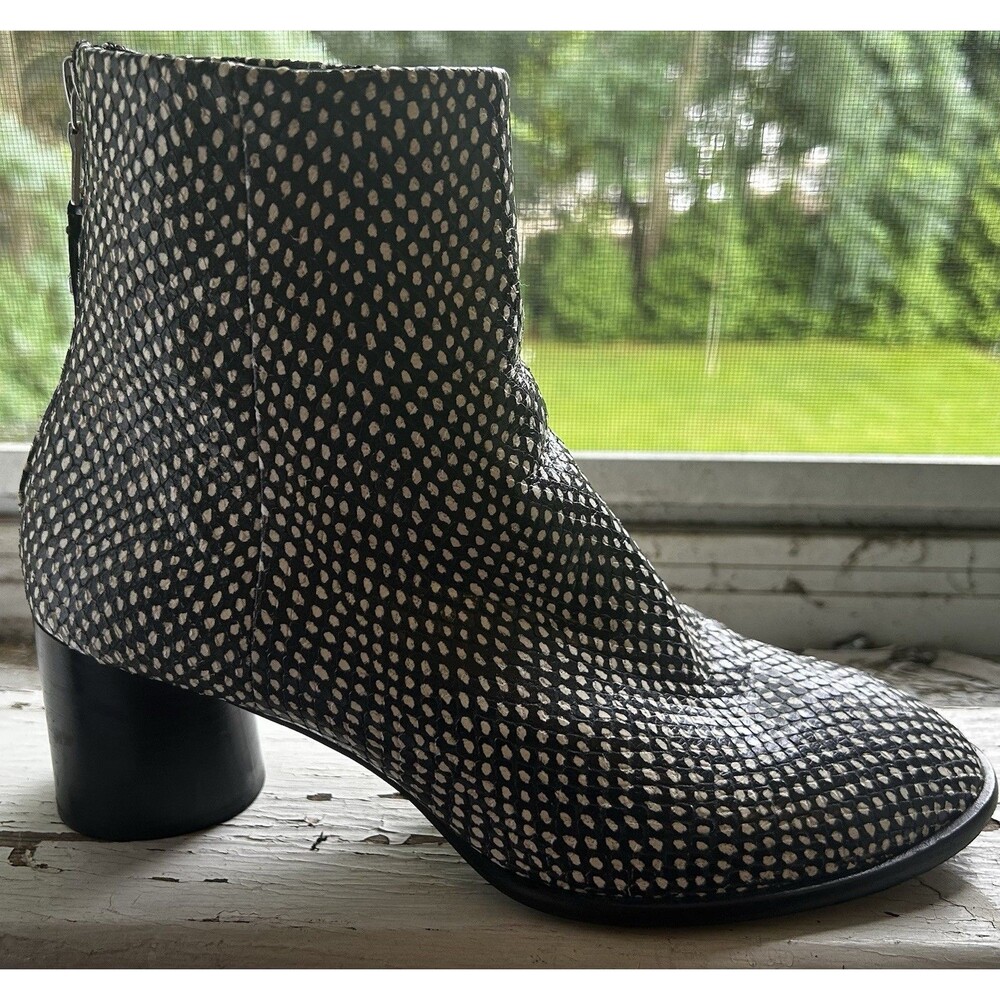 Rag & Bone Fleur Snakeskin Embossed Leather Ankle Boots Sz 7 Black & White New